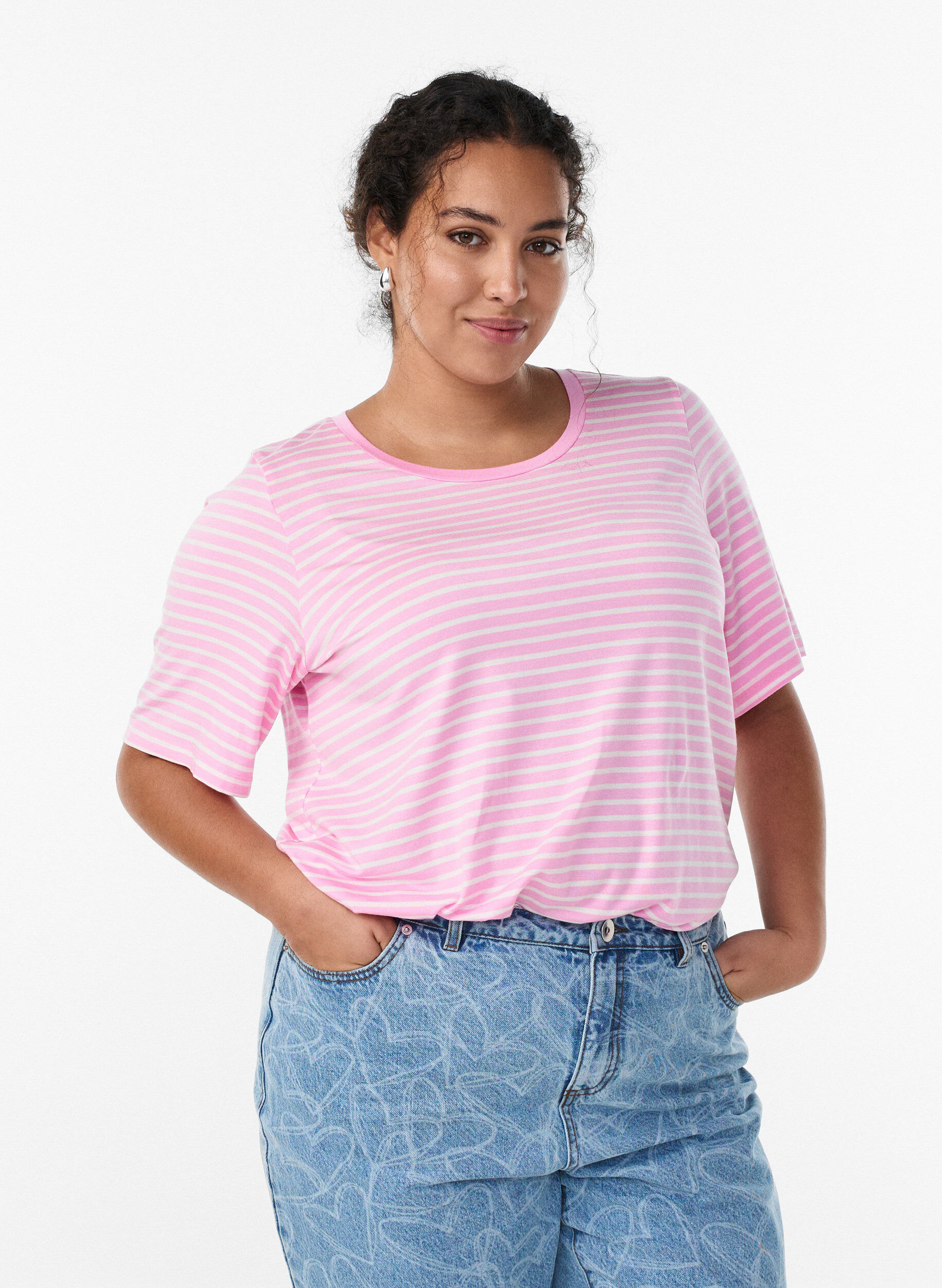 T-skjorte med TENCEL&trade; Lyocell og striper, Rosa, Model