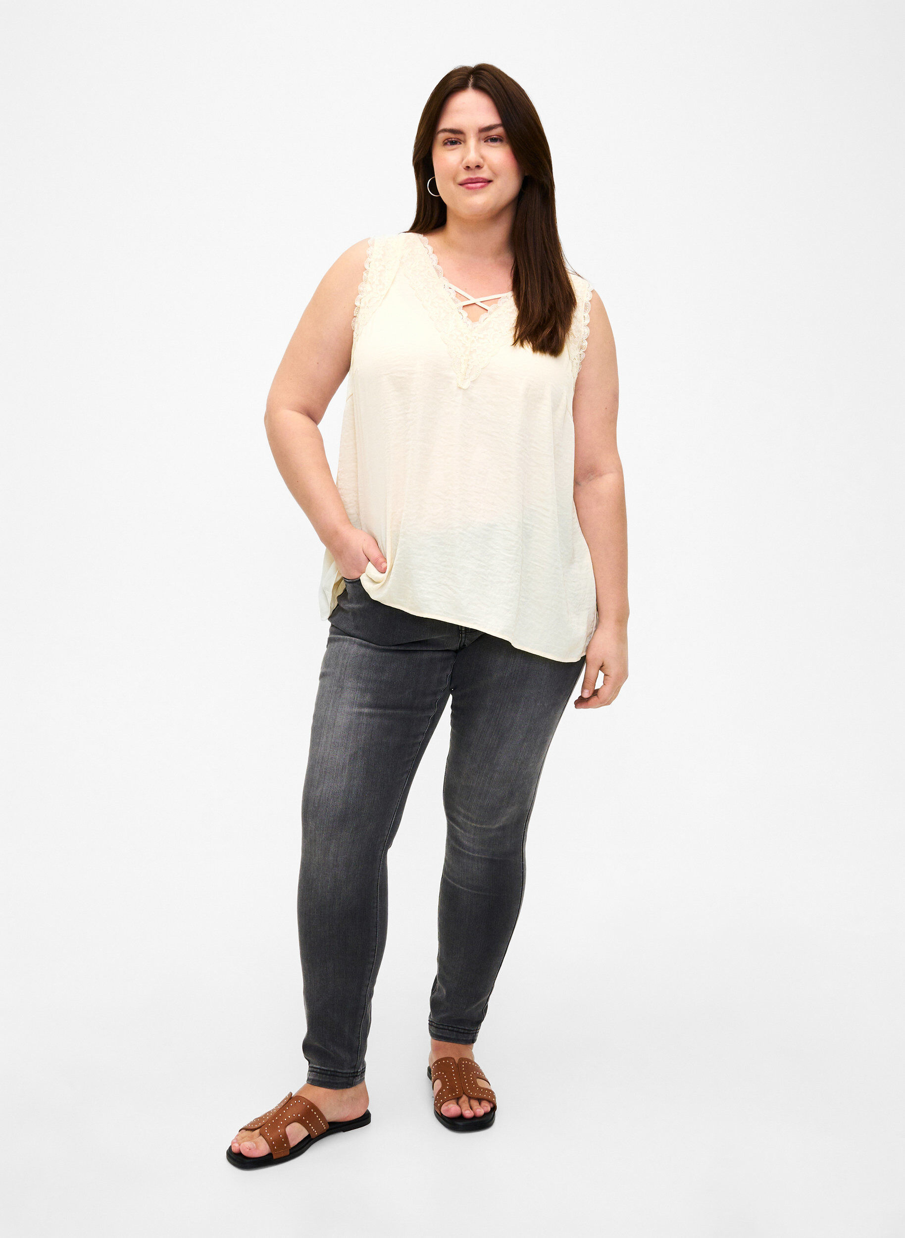 Zizzi Topp med blonder og kryssdetaljer, White Smoke, Model image number 2