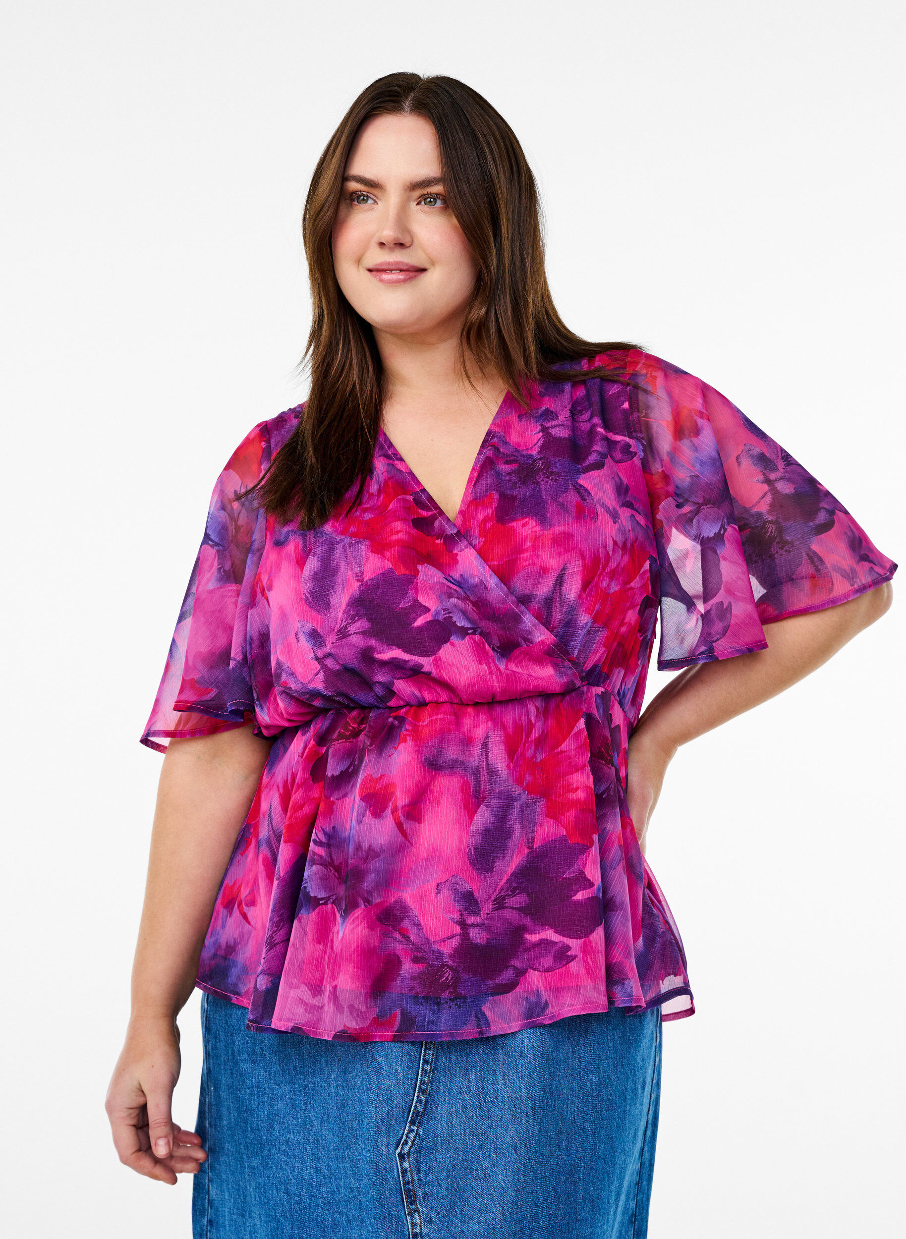ZizziBluse i blomstrete chiffon med korte ermer, R&oslash;d, Model image number 0