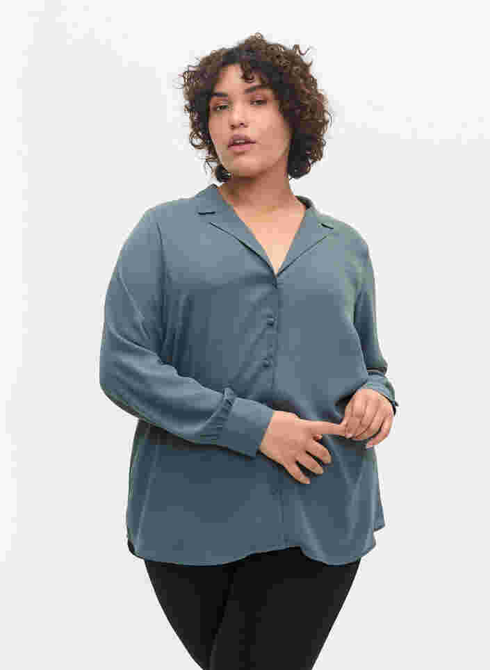 Skjorte med knappelukking og V-hals, Balsam Green, Model