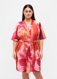 Mønstrete morgenkåpe med korte ermer, Orange Pink AOP, Model