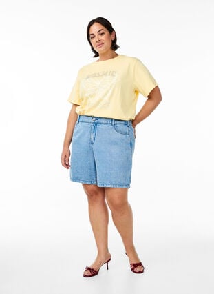 Zizzi T-skjorte i økologisk bomull med strassteiner og sommerfuglmotiv, Beige, Model image number 1