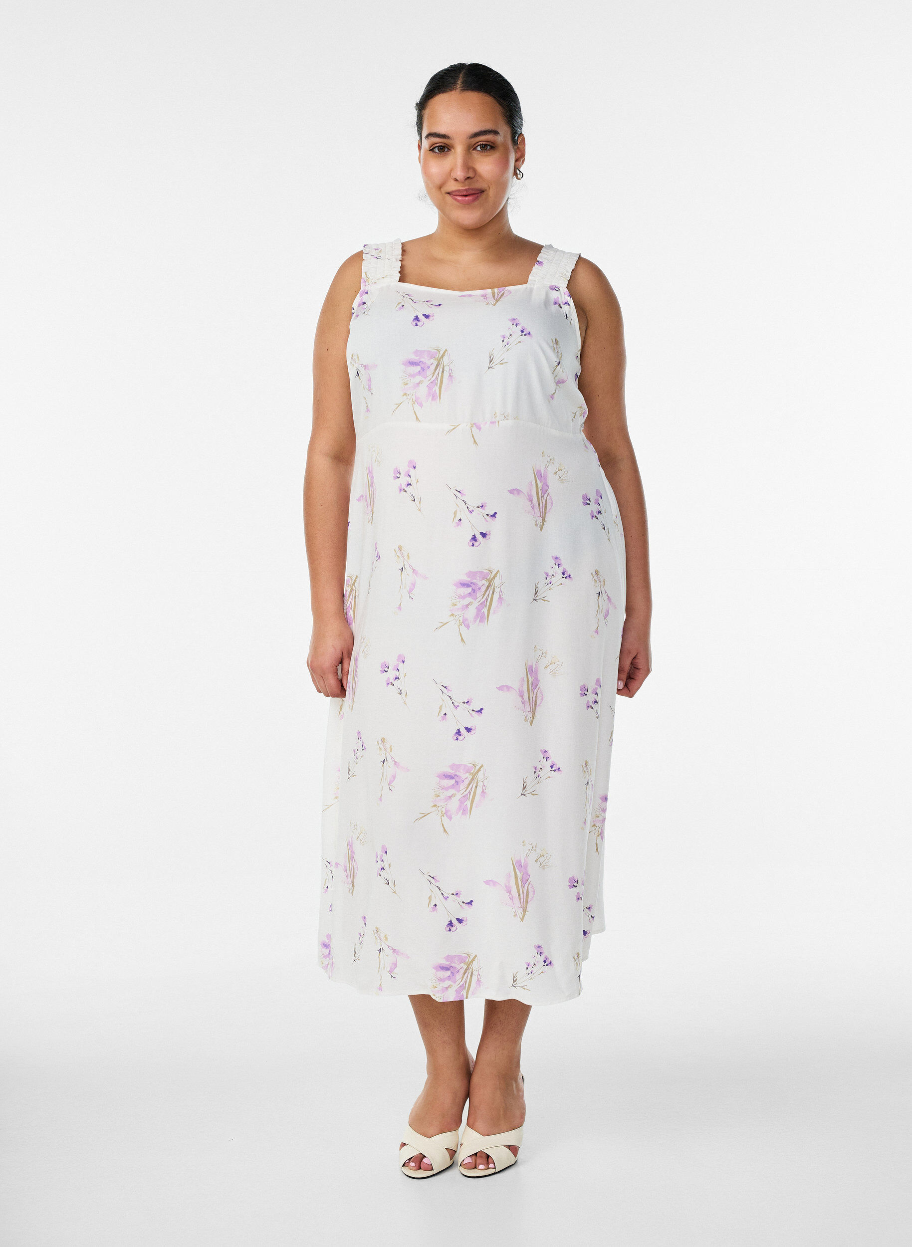 Sommerkjole med brede stropper, Hvit, Model