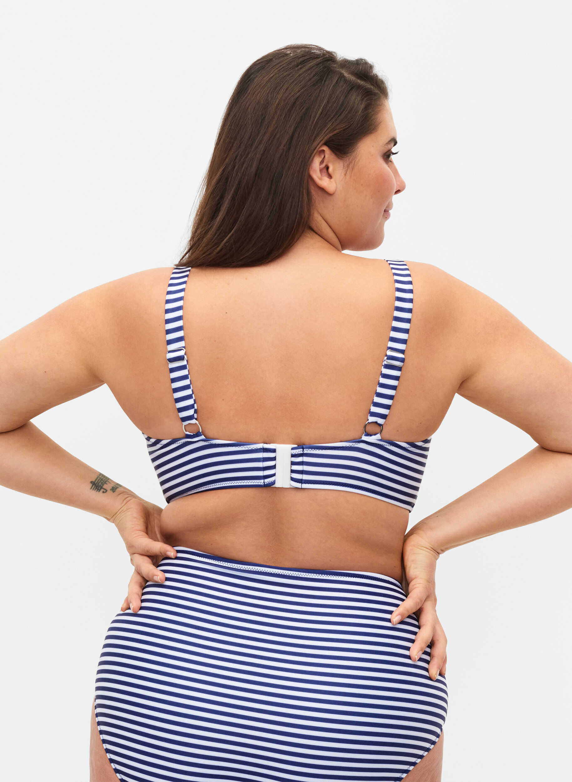 Zizzi M&oslash;nstret bikinitopp med b&oslash;yle, Blue Striped, Model image number 1