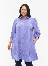 Kordfløyelskjole med 3/4-ermer og knapper, Lavender Violet, Model