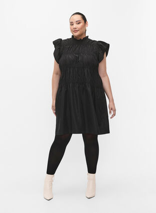 Kjole med volanger og elastiske kuttelinjer, Black, Model image number 4