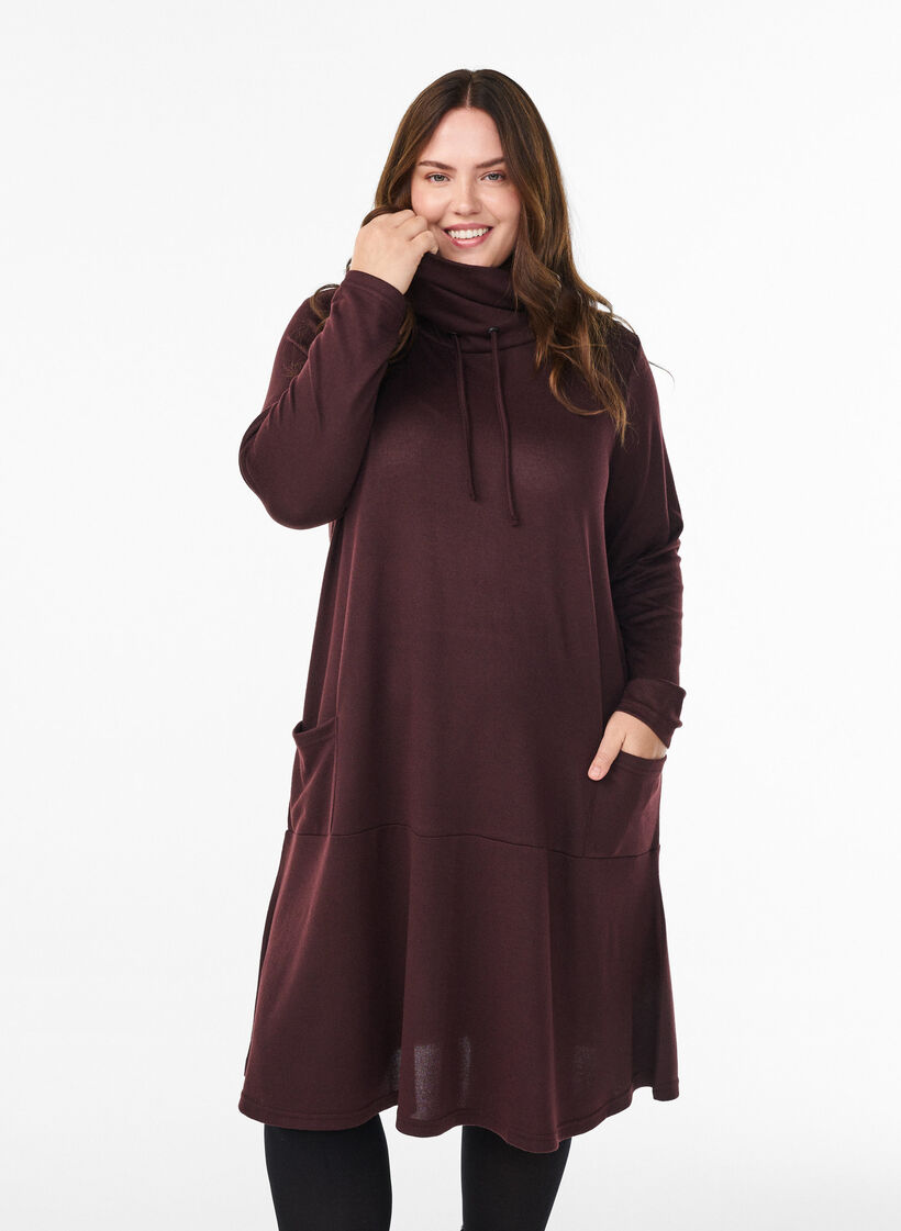Jerseykjole med høy hals og lommer, Rød, Model image number 0