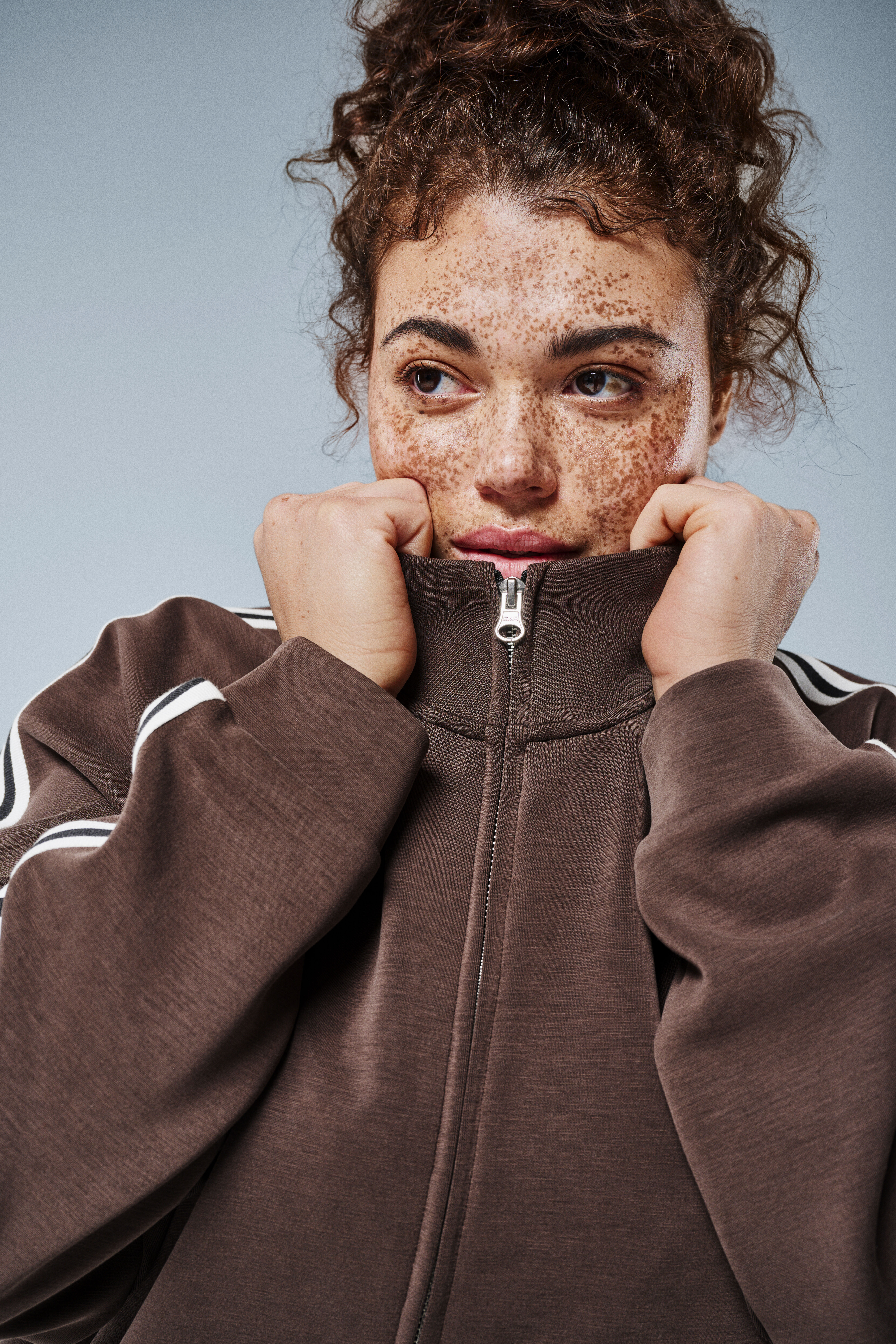 Zizzi Brun treningsdrakt, , Model