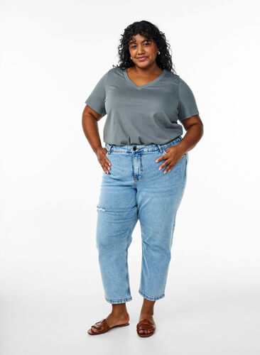 Zizzi Enkel T-skjorte i bomull med V-hals, Grønn, Model image number 1