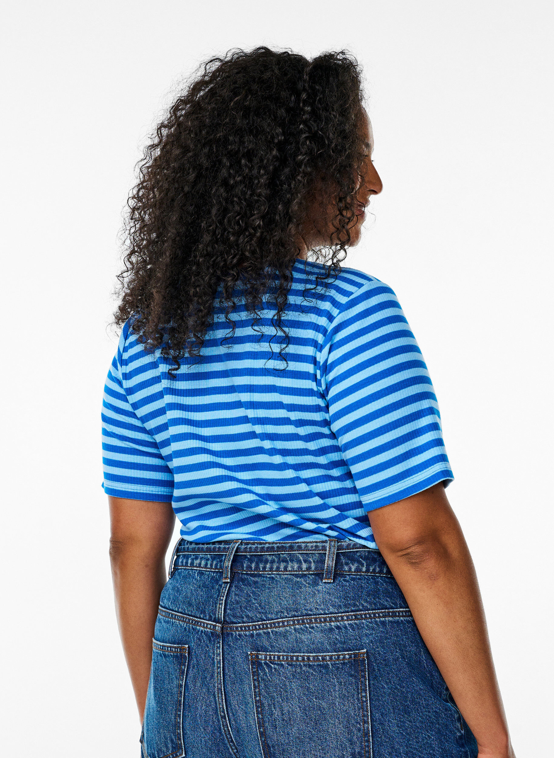 Zizzi T-shirt med striper og ribbestrikket struktur, Bl&aring;, Model image number 2