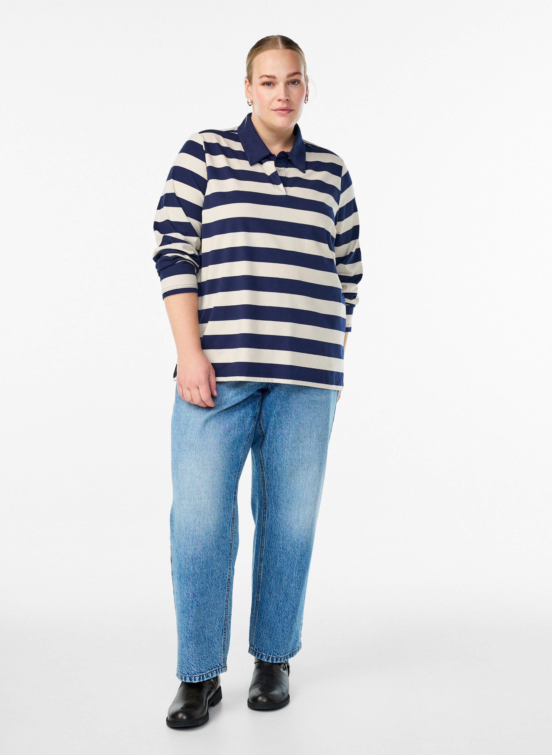 Zizzi Langermet poloskjorte med brede striper, Bl&aring;, Model image number 1