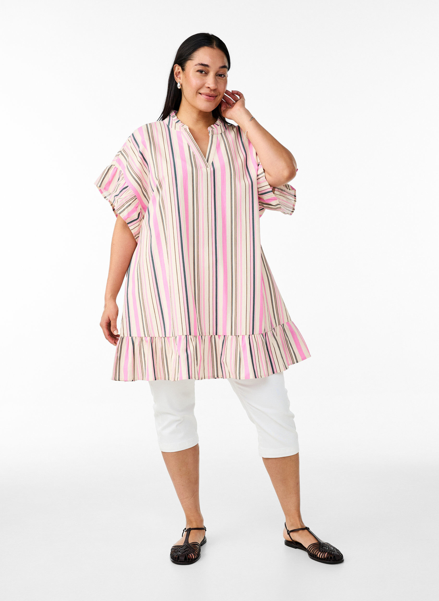 Zizzi Tunika med V-hals og rysjedetaljer, Vanilje, Model image number 1