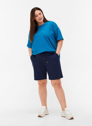 Ensfargede shorts med lommer, Navy Blazer, Model image number 3