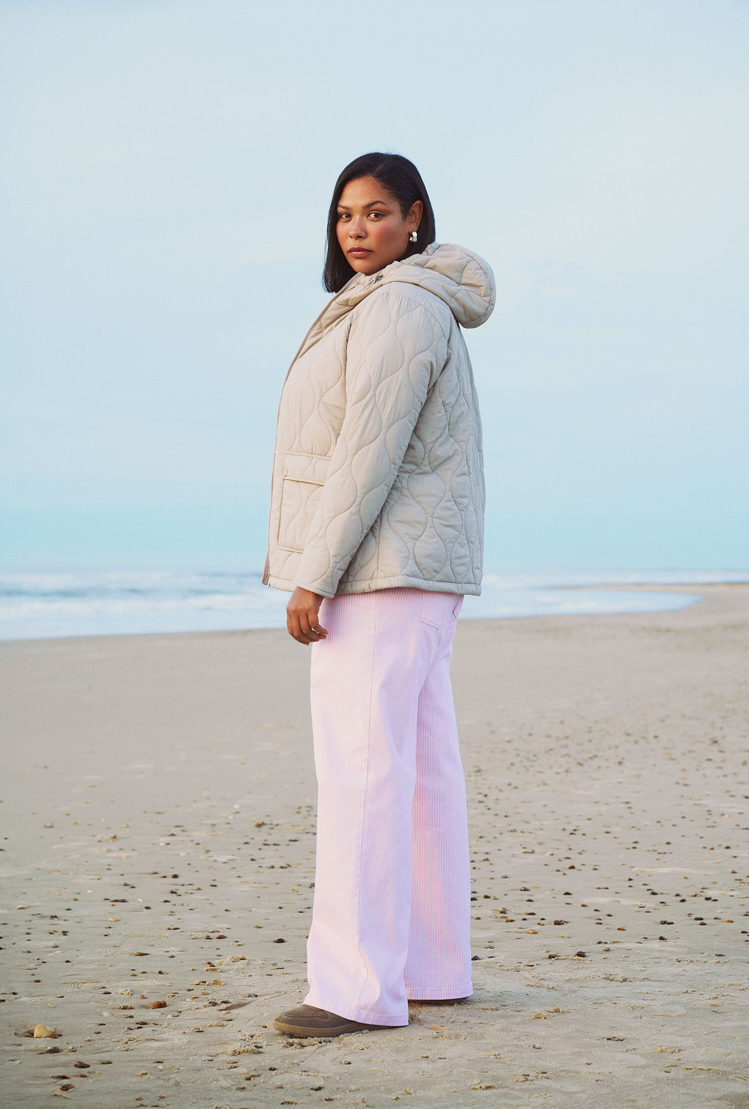 Zizzi Vattert jakke i rosa nyanser, , Model