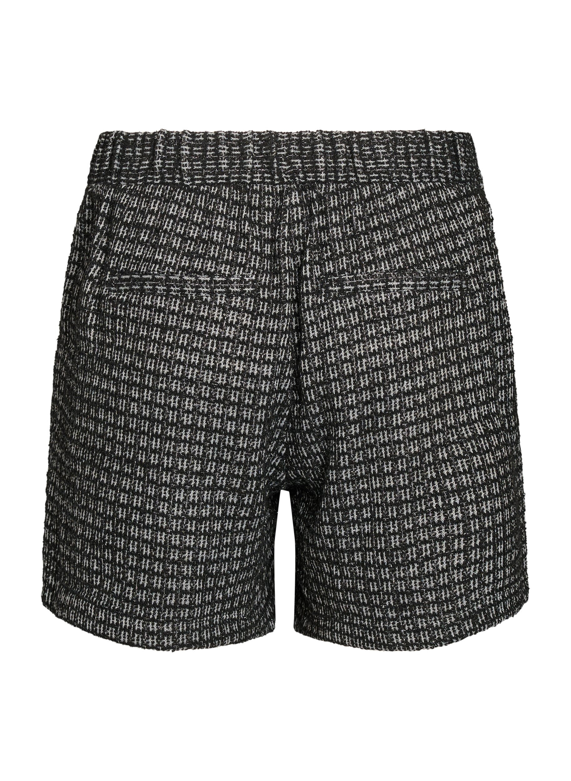 Zizzi Loose fit boucl&eacute;shorts med lommer, Svart, Packshot image number 1