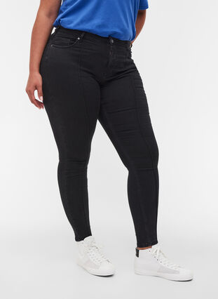 Super slim Amy jeans med en stilig kant, Black, Model image number 2