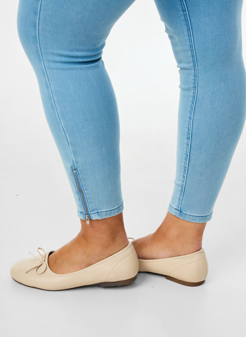 Cropped Amy jeans med glidelås, Blå, Model image number 2