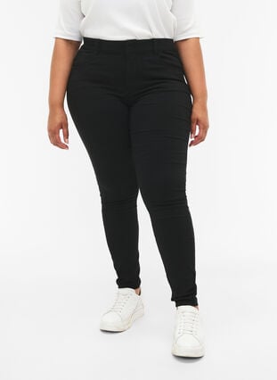 Zizzi Slim fit bukser med lommer, Svart, Model image number 3