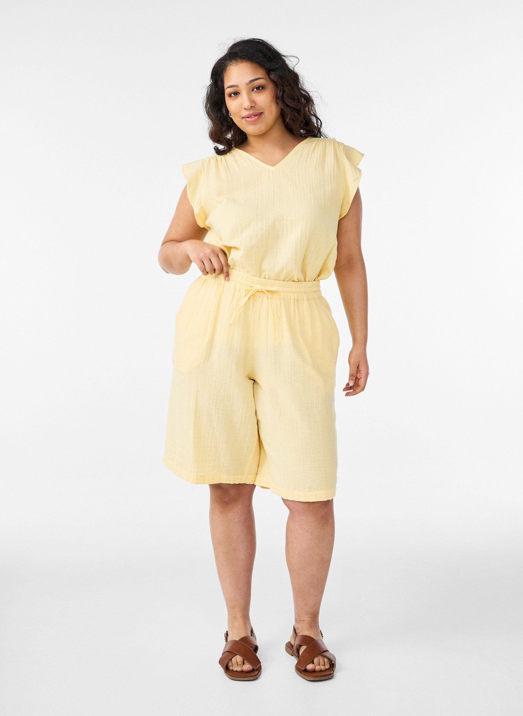 ZizziLoose fit bomullsmusselinshorts med h&oslash;y midje, Gul, Model image number 1