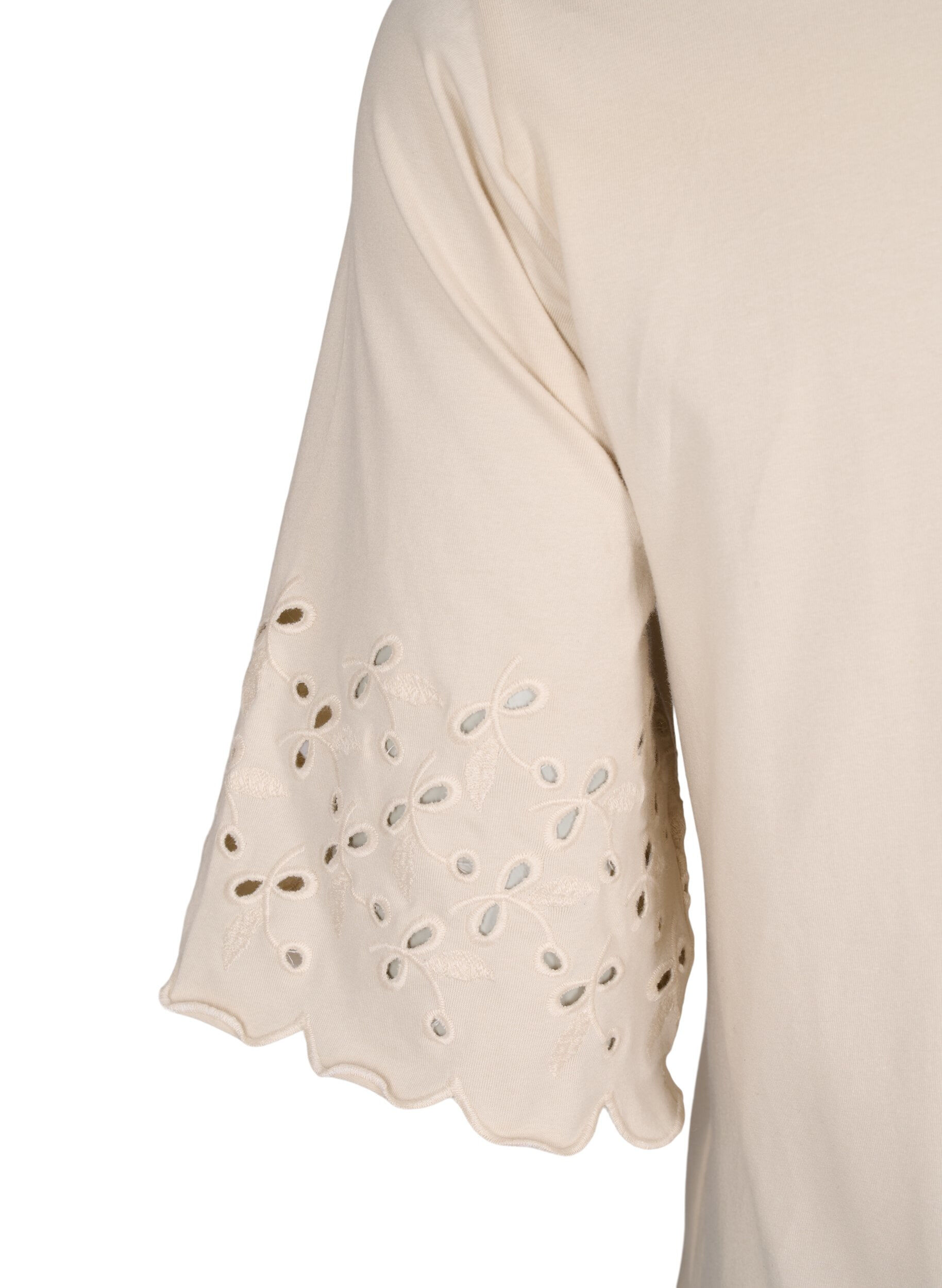 Zizzi T-skjorte med broderie anglaise og b&oslash;lgekant, Beige, Packshot image number 3