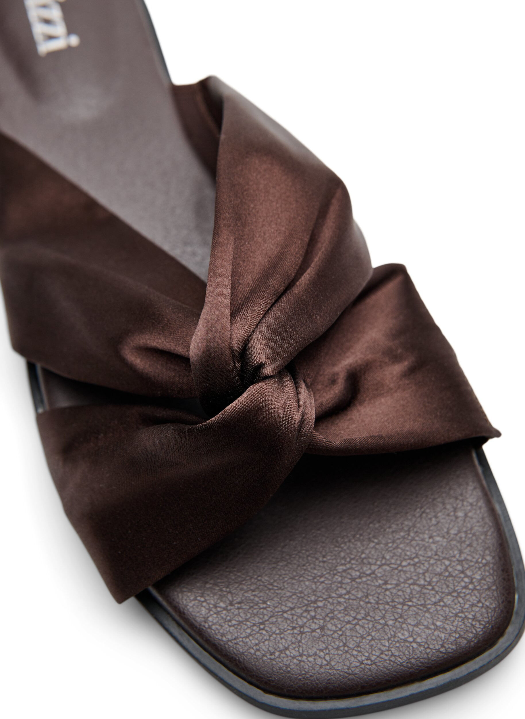 Zizzi Flate sandaler med kryssede satinstropper, Brun, Packshot image number 2
