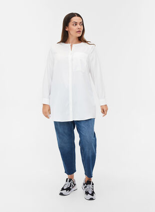 Lang ensfarget skjorte med brystlomme, Warm Off-white, Model image number 2