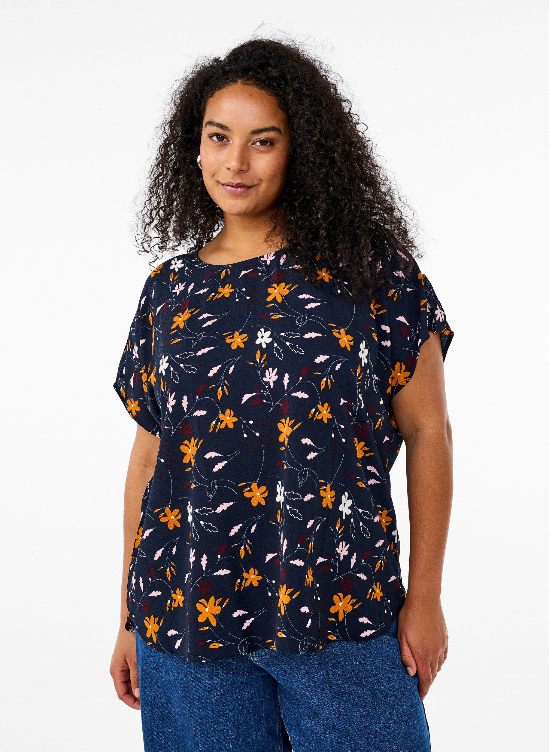 Zizzi Kortermet bluse med blomstertrykk, Sky Captain Flower, Model image number 0