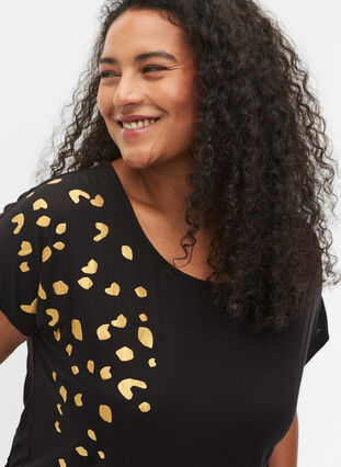 Kortermet T-skjorte i viskose med mønster, Black Gold , Model image number 2