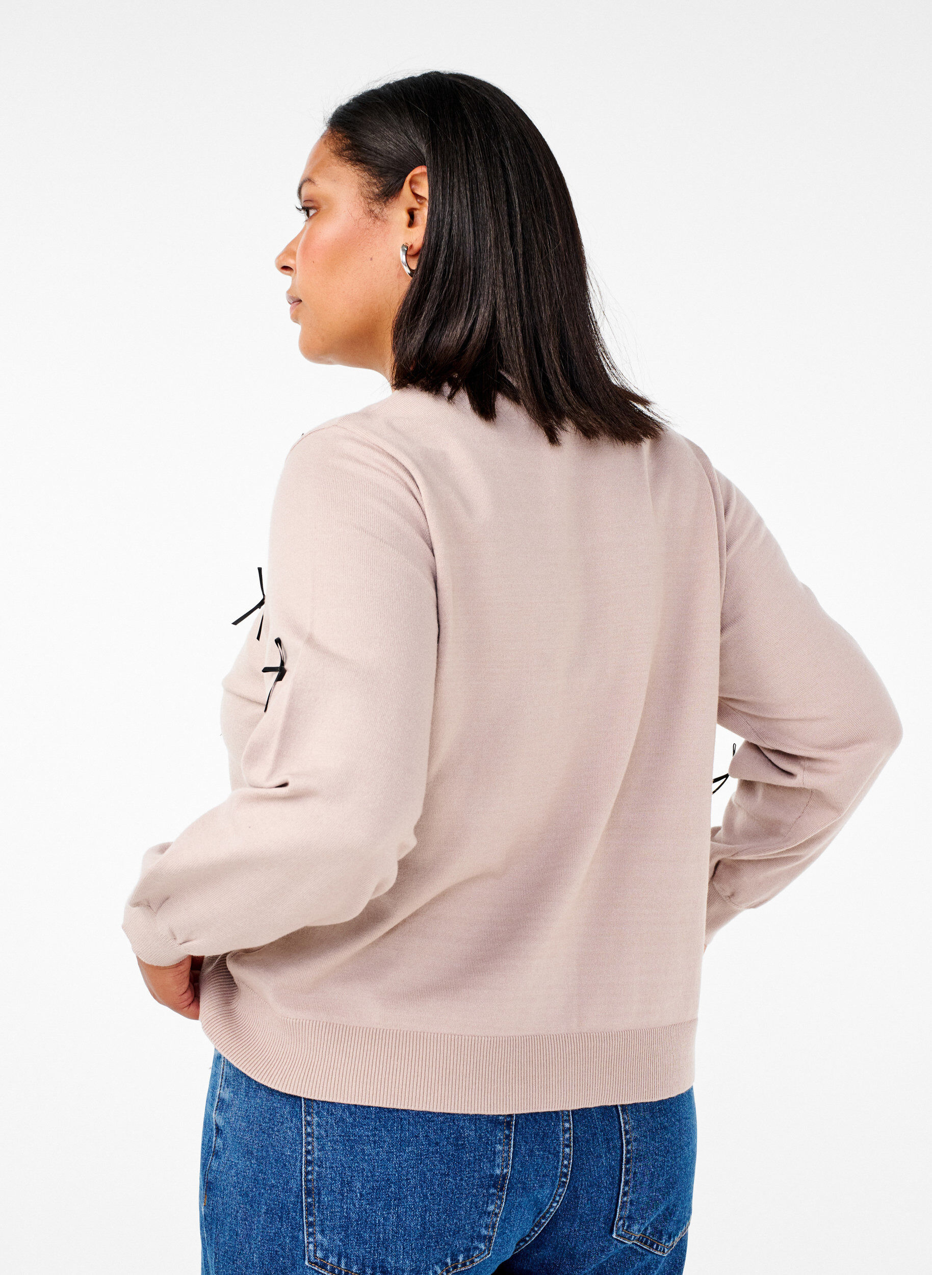 Zizzi Strikket cardigan med sl&oslash;yfer, Simply T. Black Bows, Model image number 1