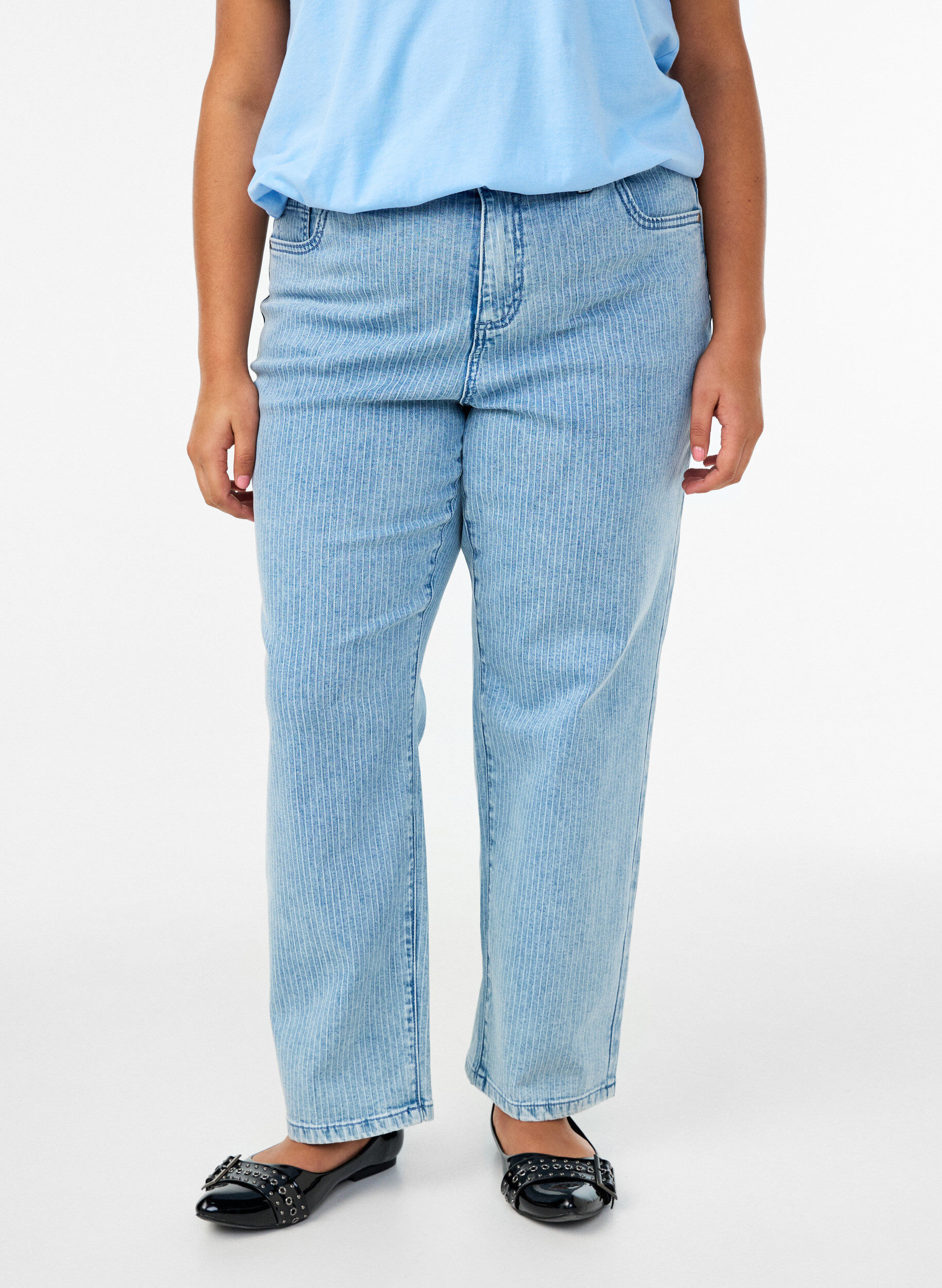 Zizzi Stripete jeans med straight fit, Bl&aring;, Model image number 2