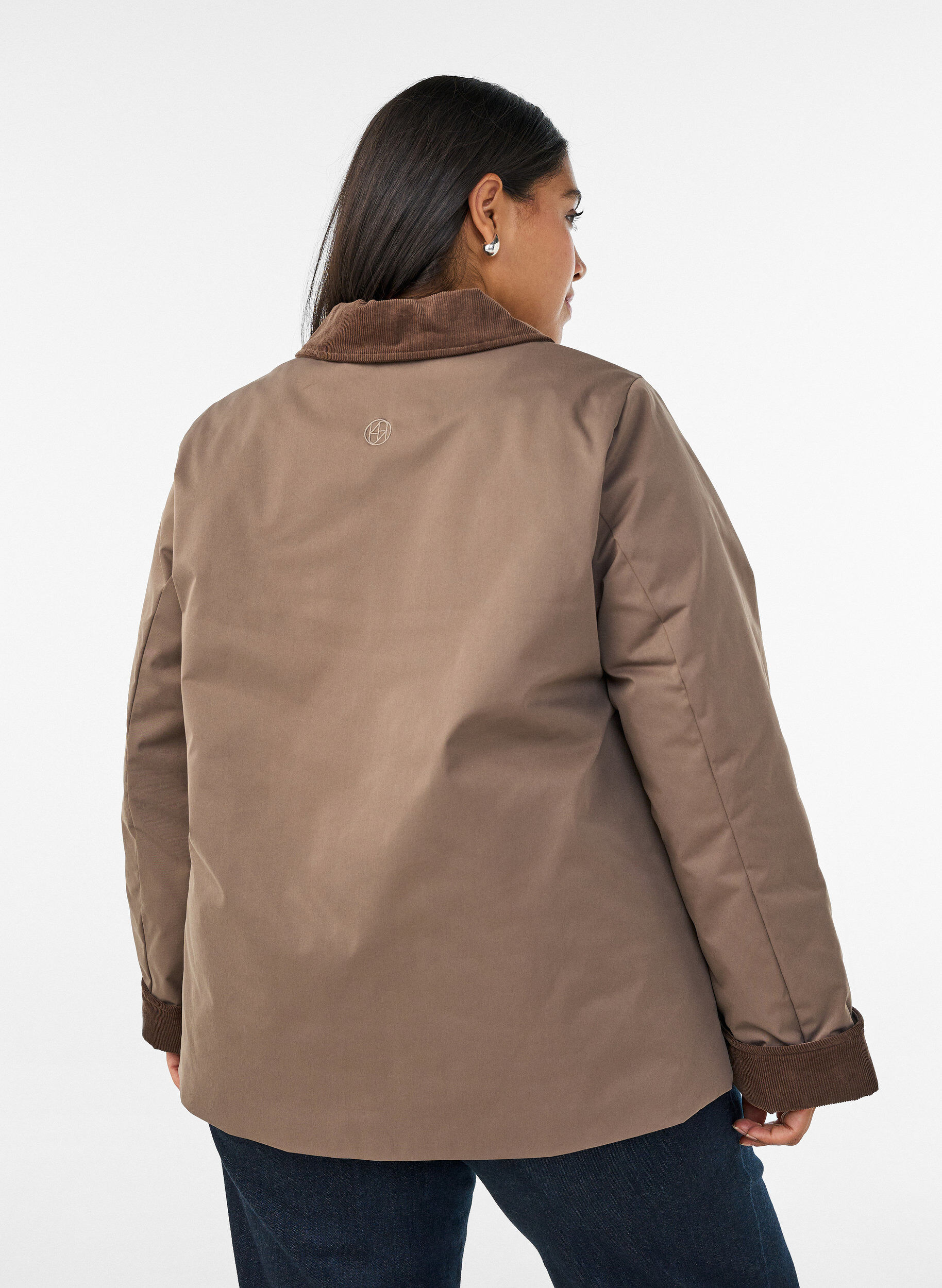 ZizziLett polstret jakke med cordfl&oslash;yelskrage, Brun, Model image number 2