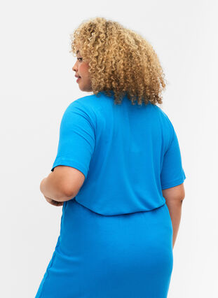 T-skjorte i viskose med ribbet struktur, Ibiza Blue, Model image number 1