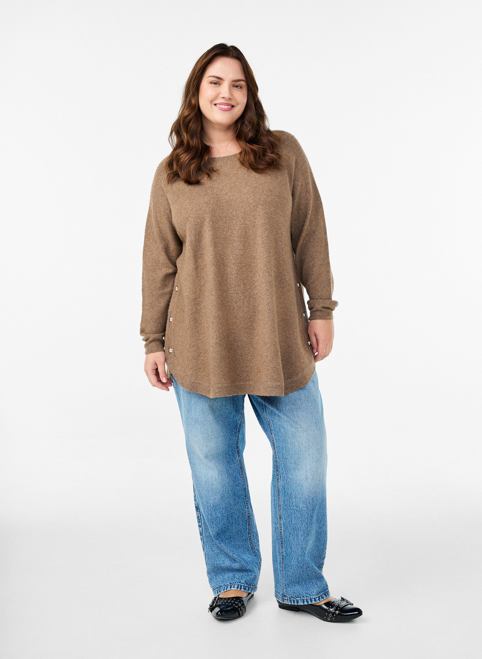 ZizziLang strikkebluse med kuleknapper, Brun, Model image number 1
