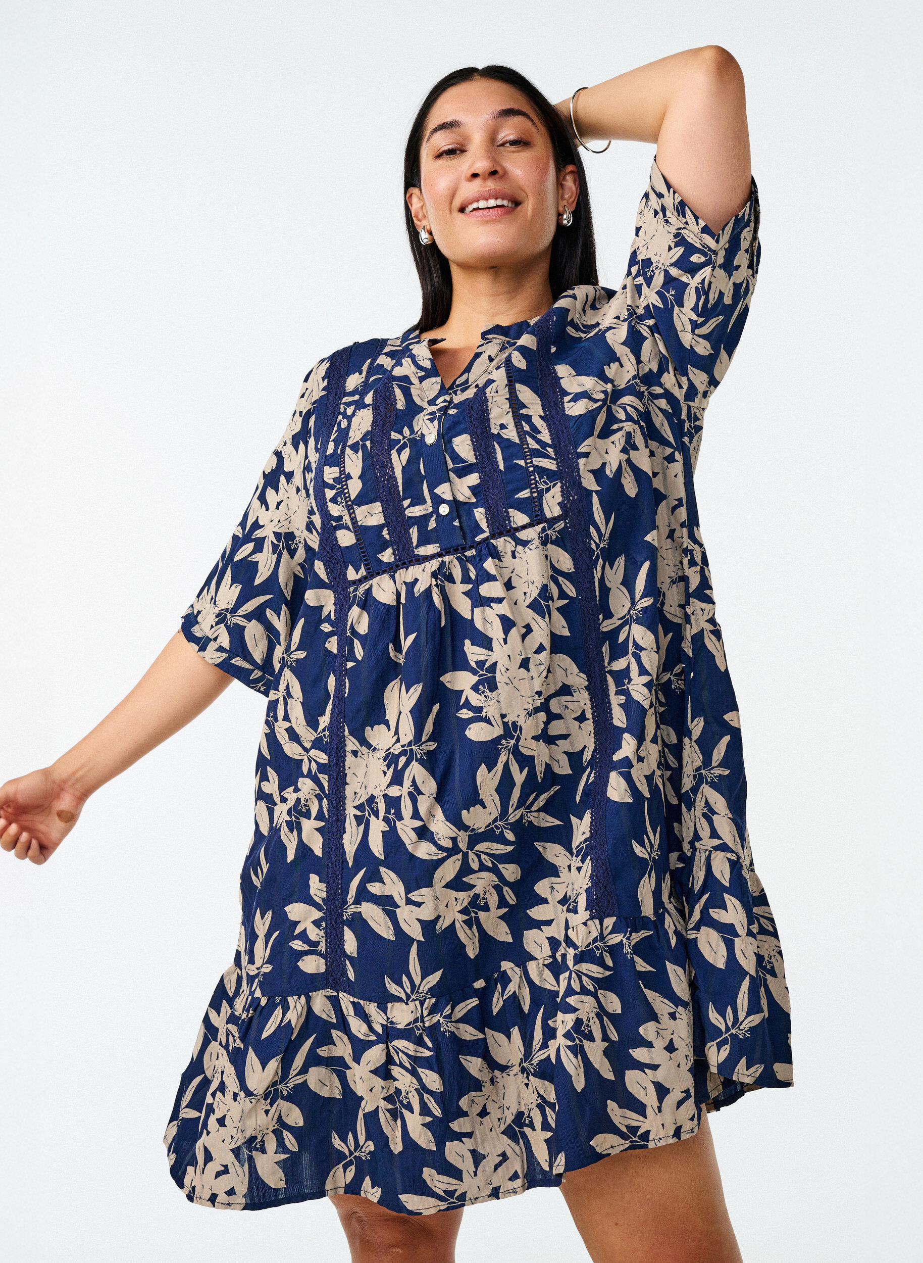 Zizzi Kort viskosekjole med blonderkant og A-formet snitt, Bl&aring;, Image image number 0