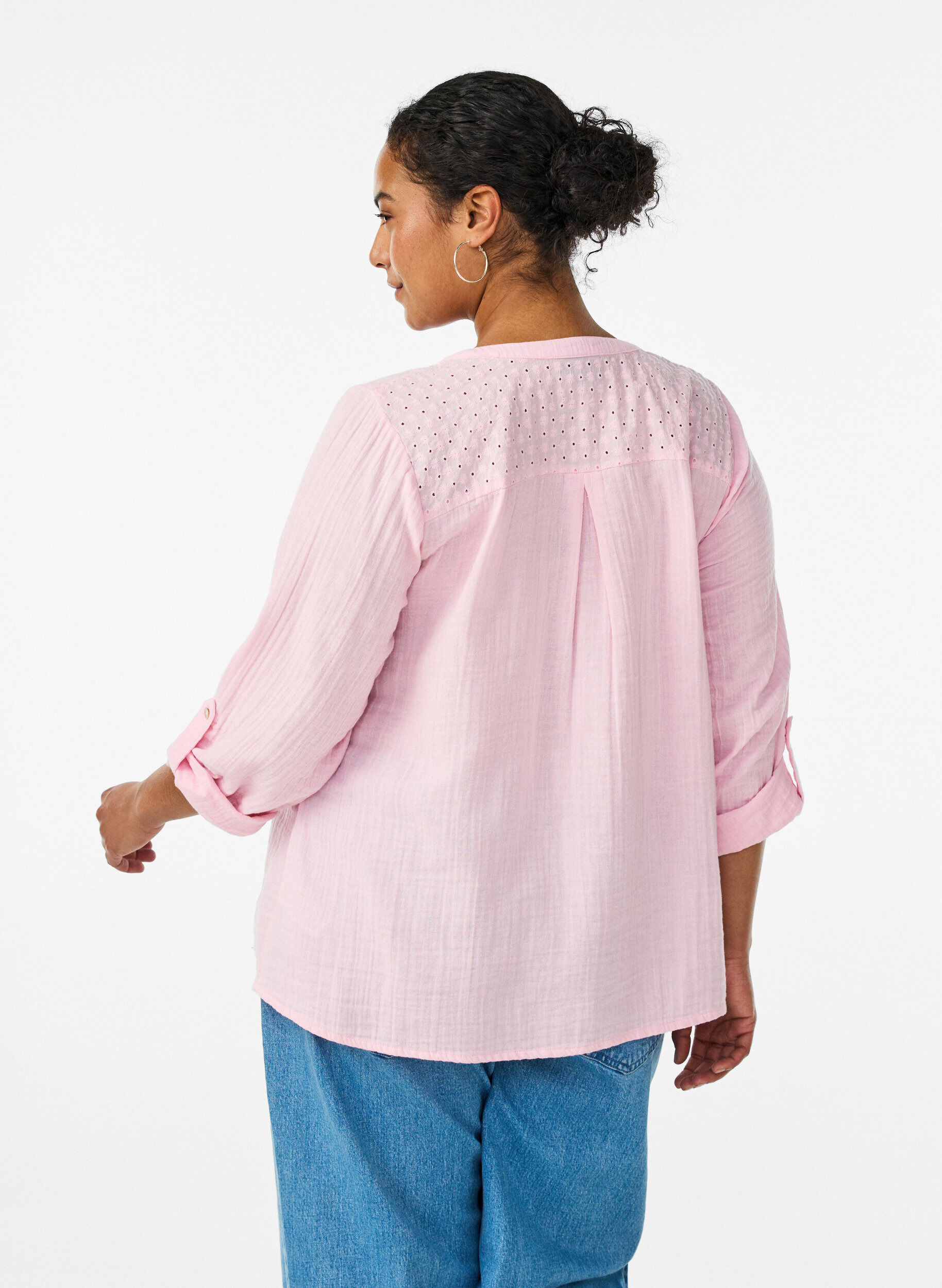ZizziBluse i bomullsmuslin med broderie anglaise, Rosa, Model image number 2