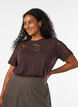 Bomulls-T-skjorte med blonderapplikasjoner, Brun, Model image number 0