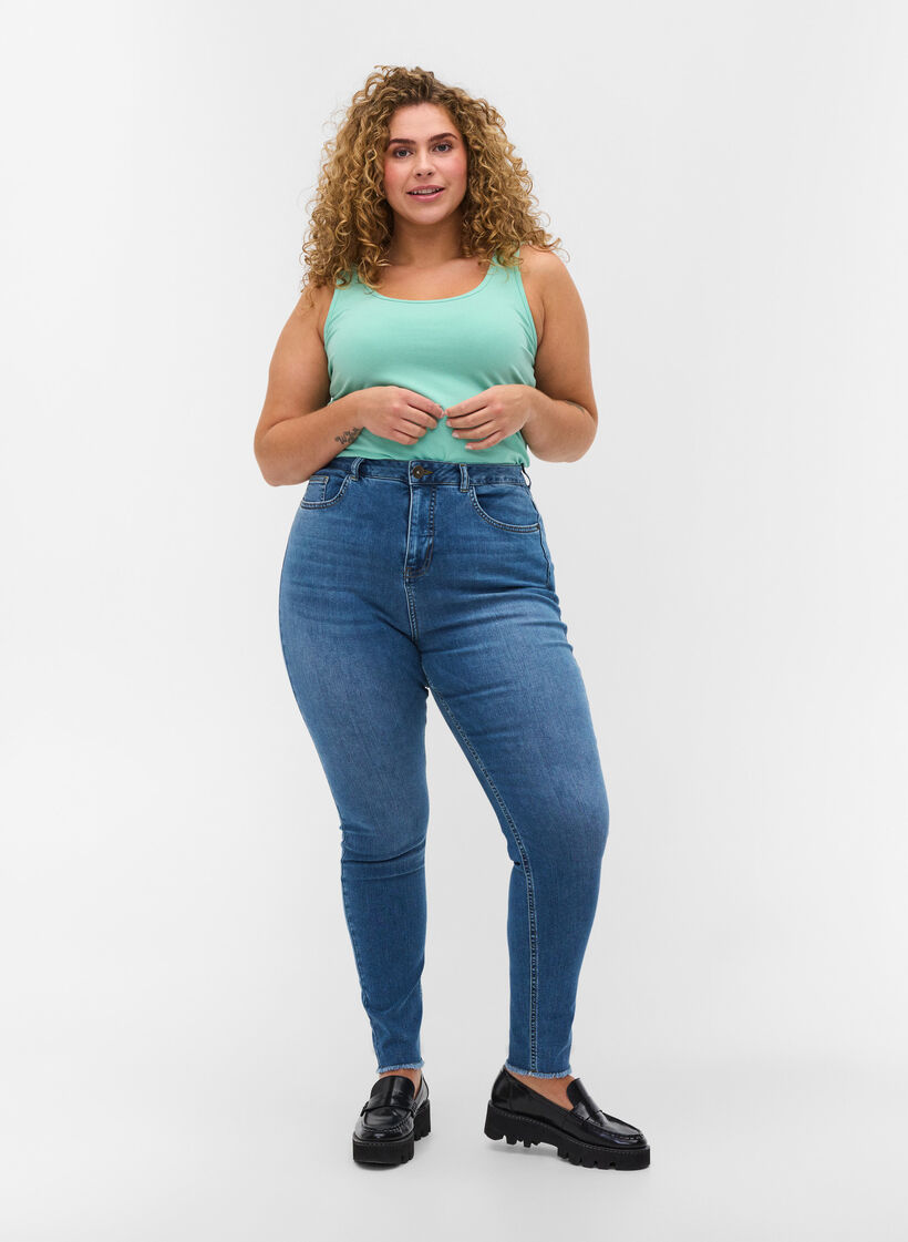 Bea jeans med et ekstra høyt liv, Blue denim, Model image number 0