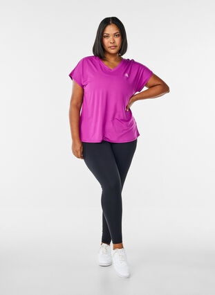 Zizzi Kortermet trenings-t-skjorte med v-hals, Lilla, Model image number 1