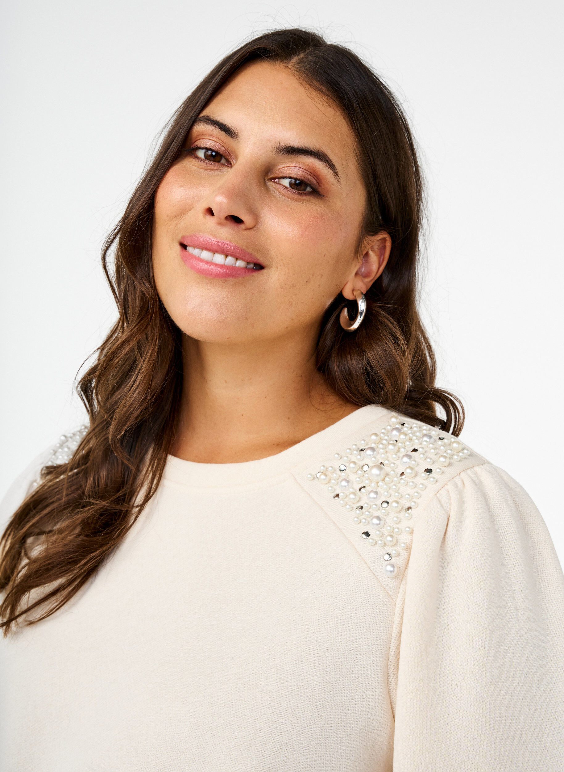 Zizzi Genser med perledetaljer, Buttercream, Model image number 2