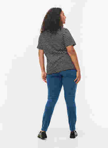 Super slim Amy jeans med høyt liv, Mid Blue, Model image number 1