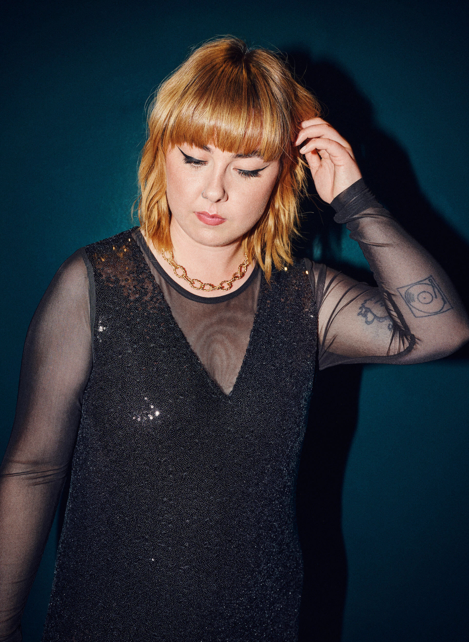 Zizzi A-formet paljettkjole med lange ermer, Black, Image image number 1