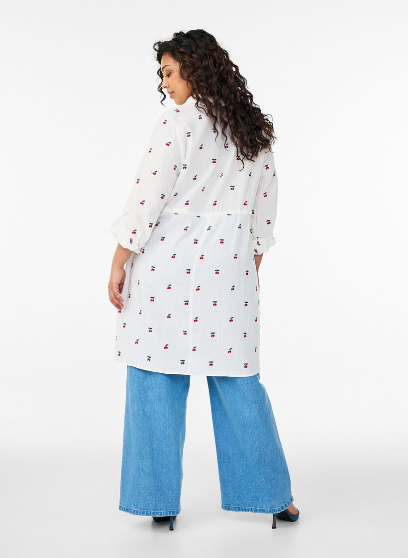 Skjortekjole i bomullsmusselin med broderte motiver, Vanilje, Model image number 2