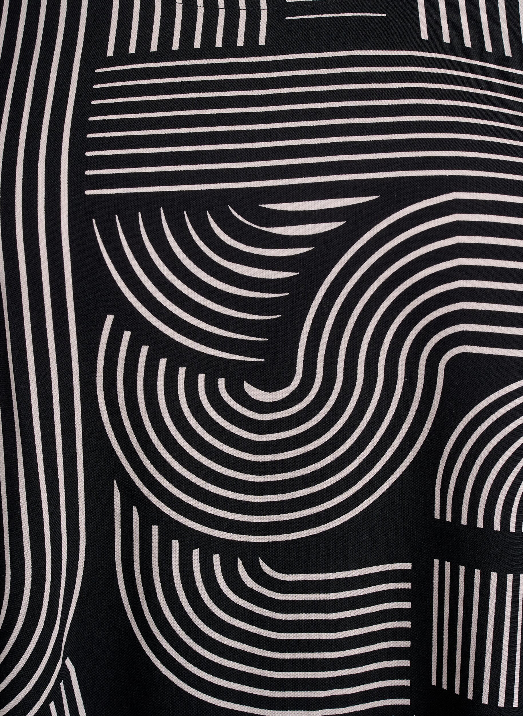 Zizzi Kortermet bluse i viskose med trykk, Svart, Packshot image number 2