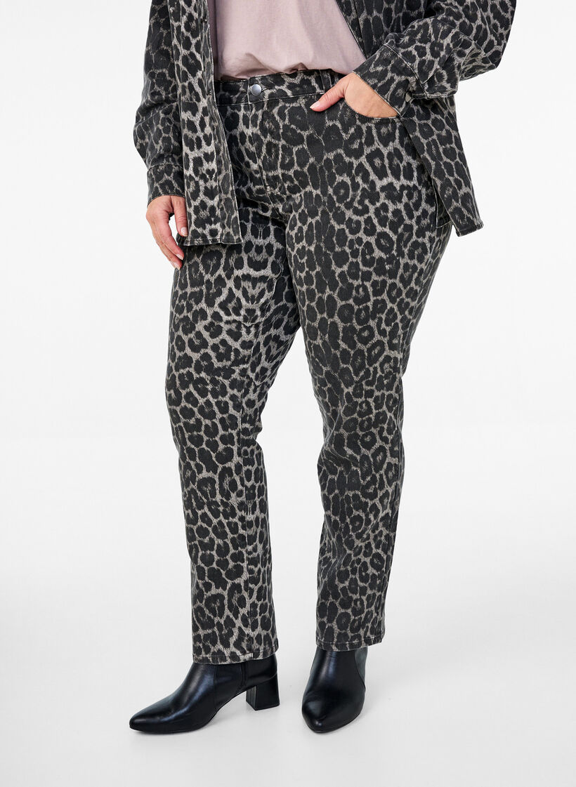 Emily jeans med leopardmønster, Grå, Model image number 2