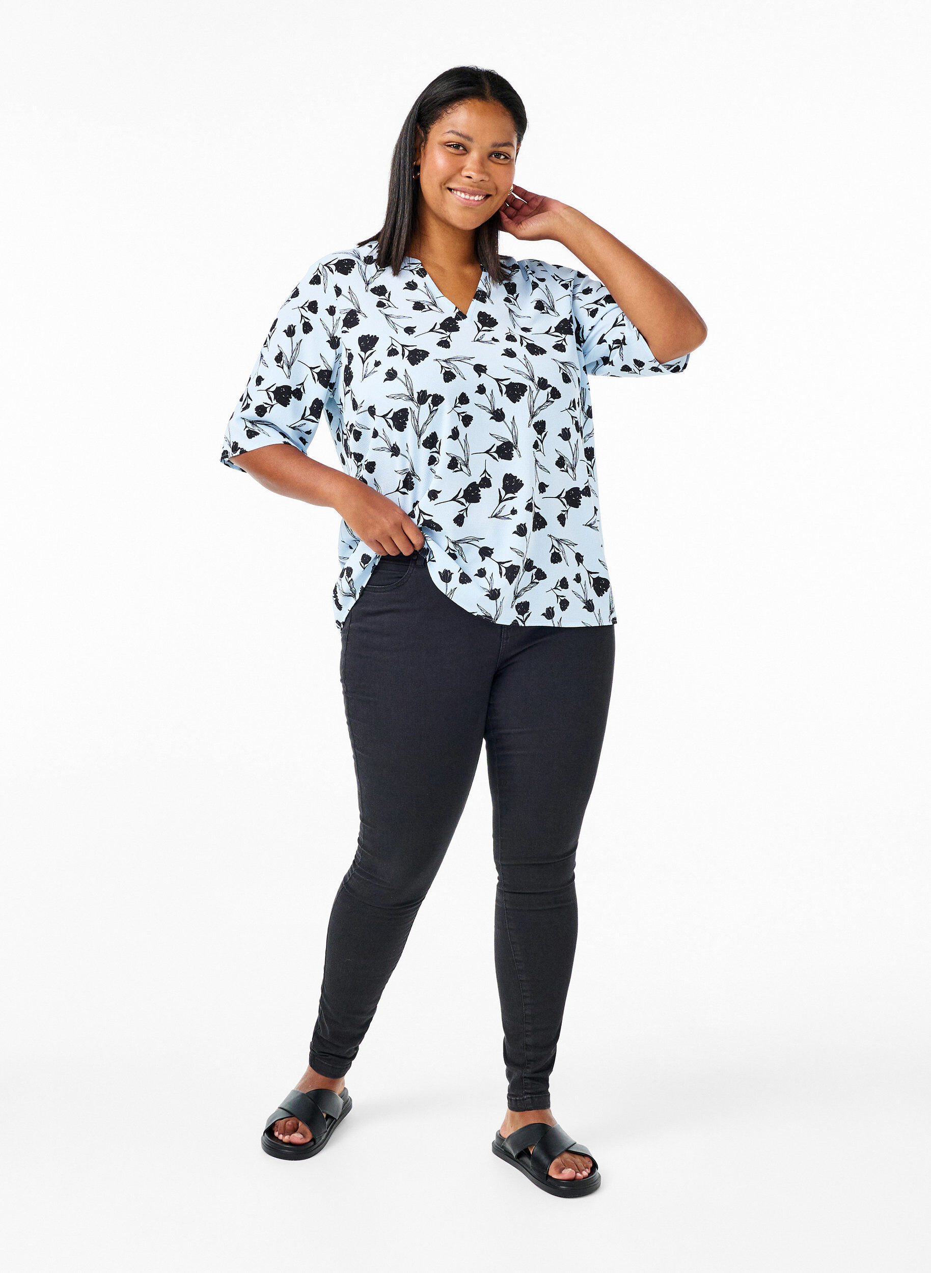 Zizzi Bluse med V-hals og blomstertrykk, Cashmere Blue Flower, Model image number 2