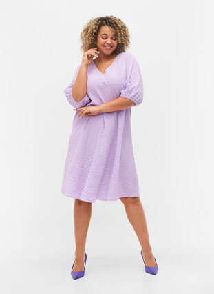 Crêpet kjole med V-hals og ballongermer, Lavendula, Model image number 2