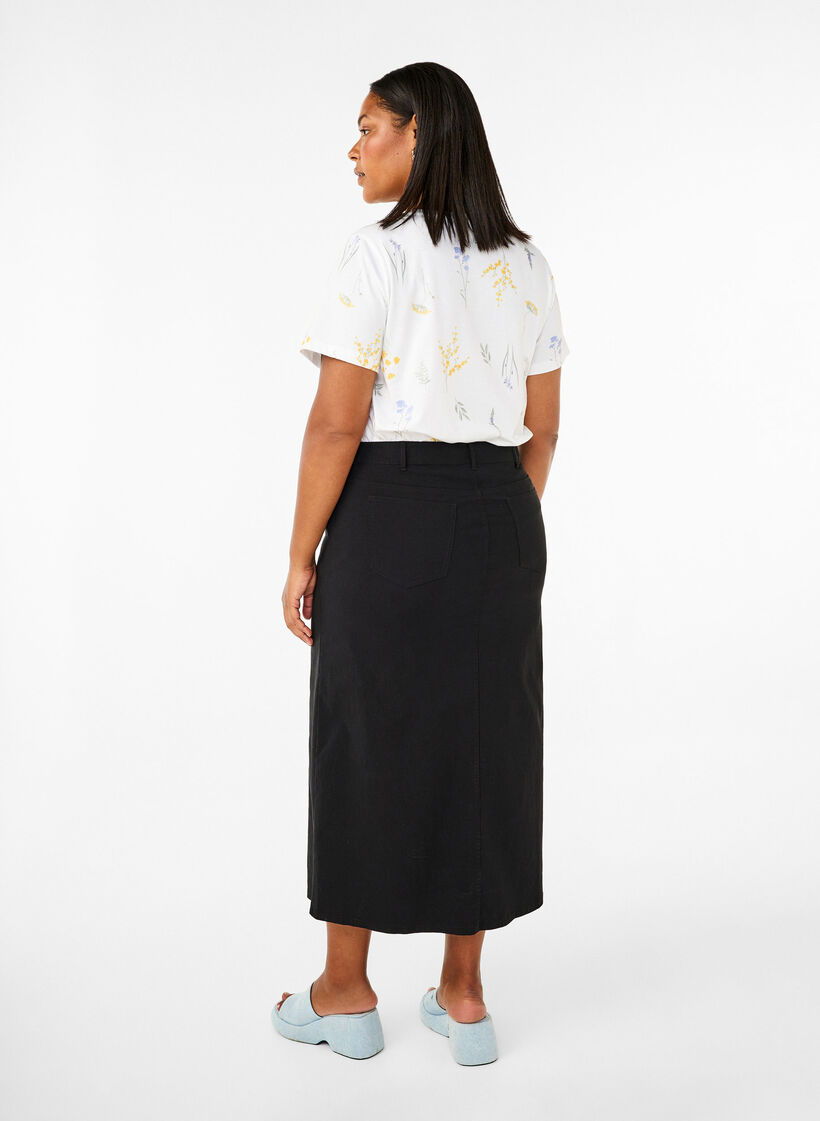 Langt skjørt med splitt foran, Black, Model