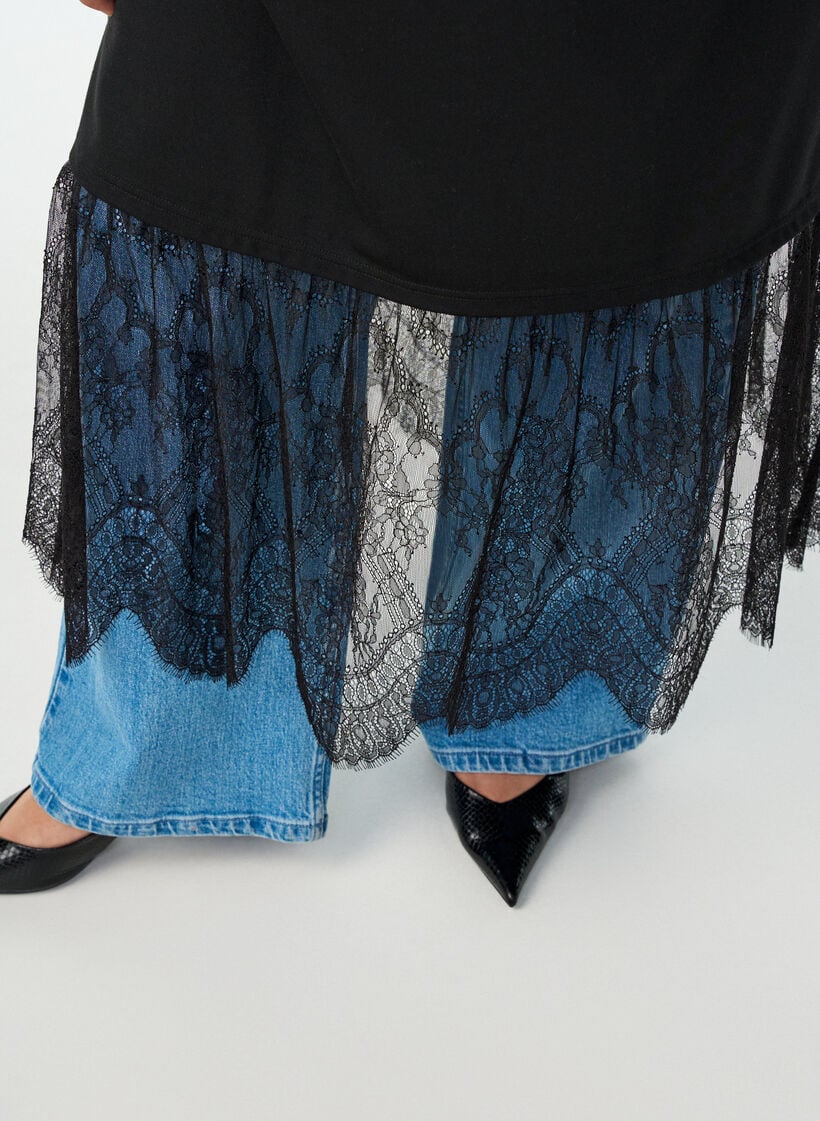 T-skjortekjole i jerseystoff med et laget blonder, Svart, Model image number 2