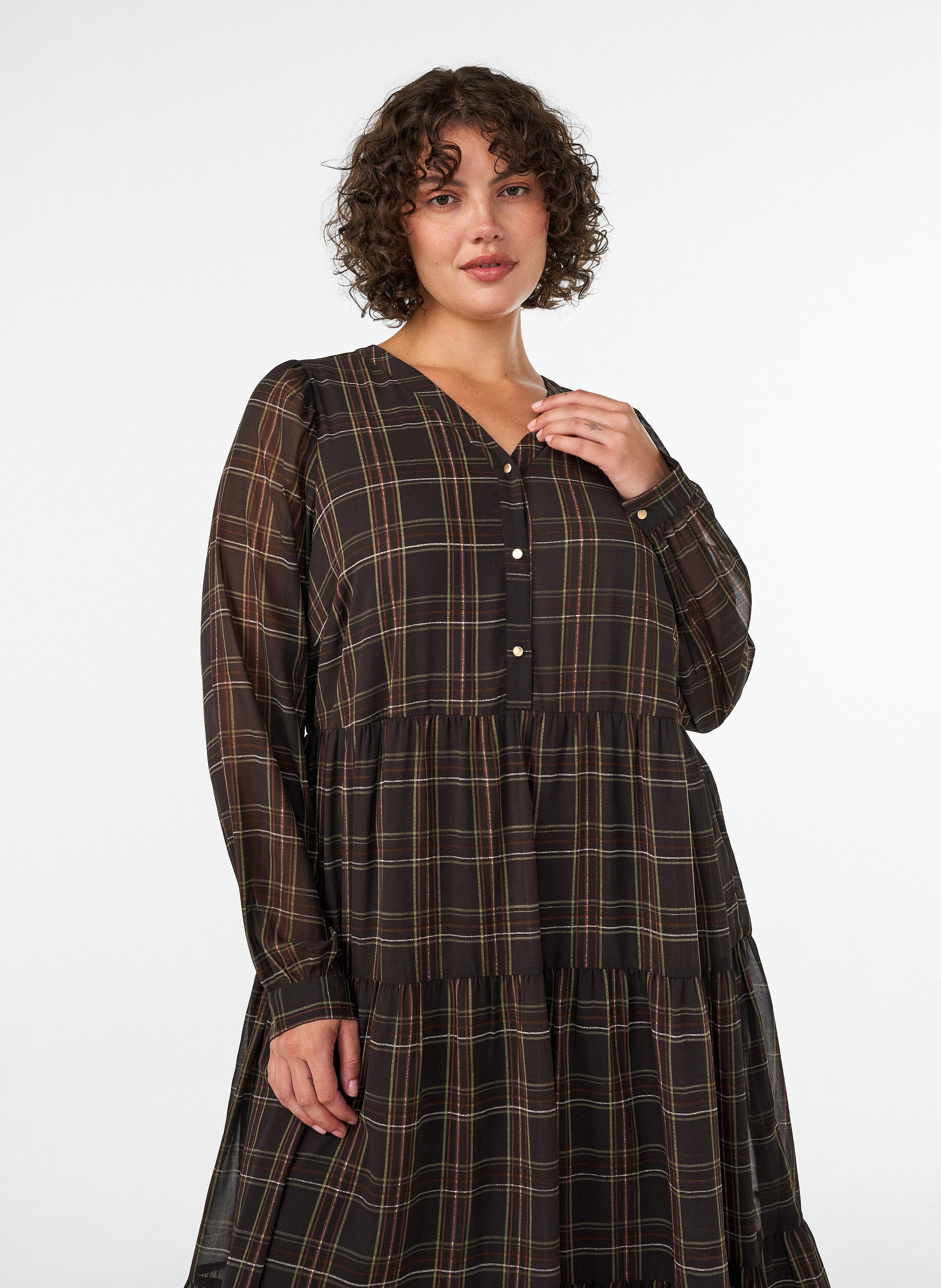 ZizziChecket midikjole med etasjeskj&oslash;rt, Brun, Model image number 2