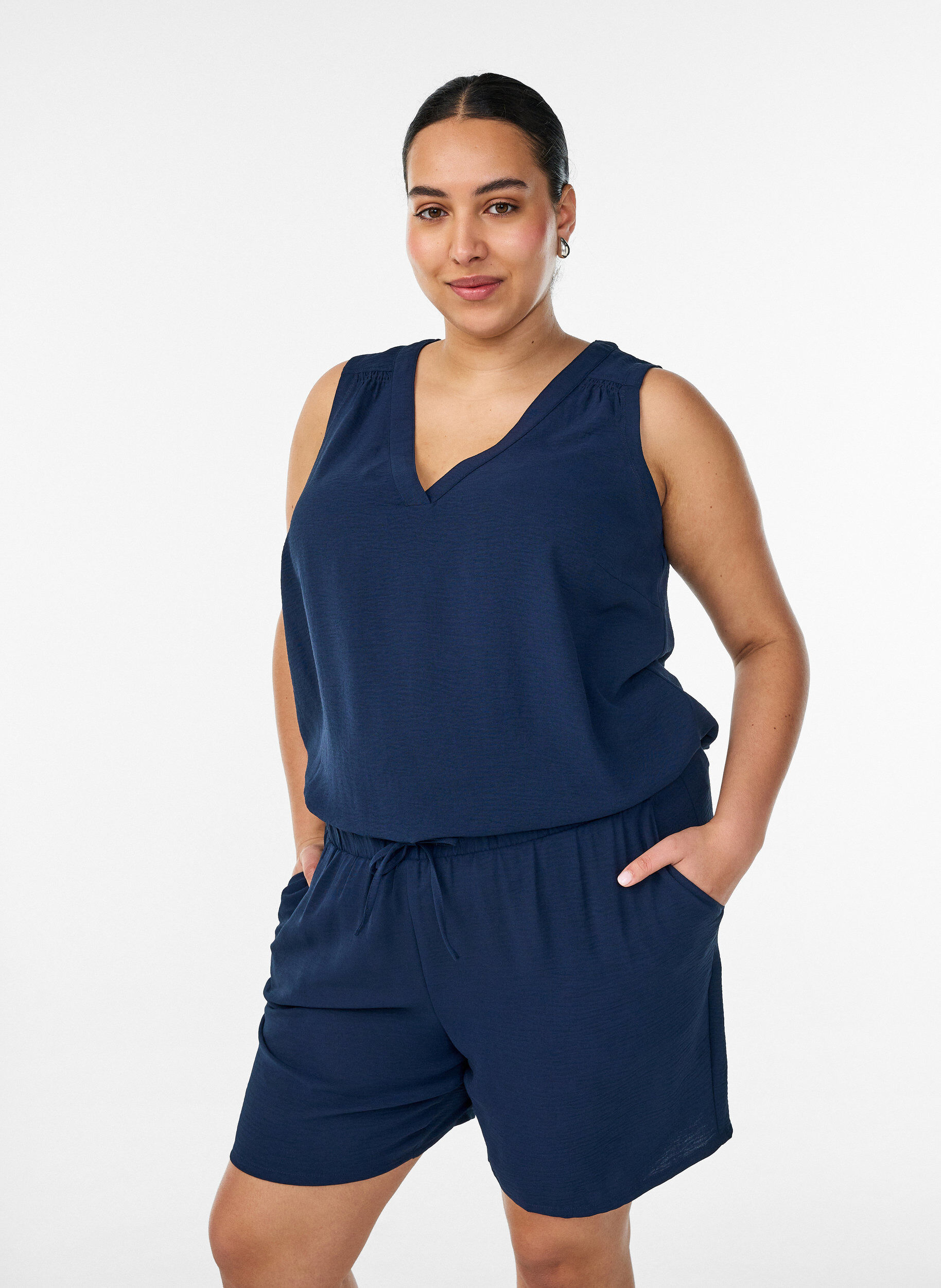 Shorts med lommer og elastisk linning, Bl&aring;, Model